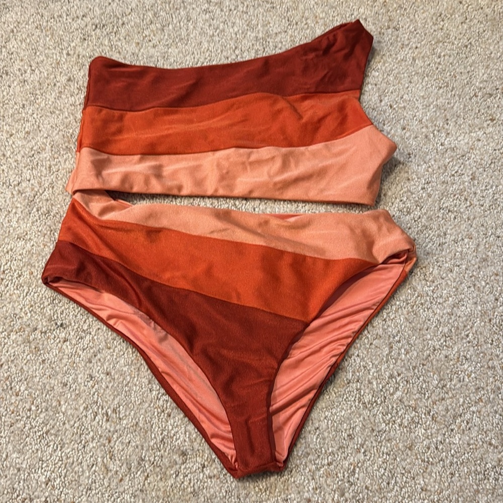 NWOT Beach Riot Celine Swimsuit - Large